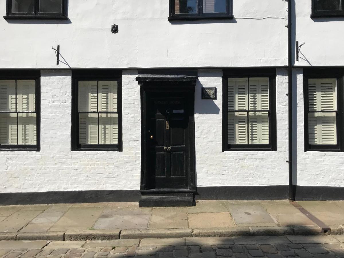 "Wesley House" Historic Home In Town Centre With Parking Shrewsbury Dış mekan fotoğraf