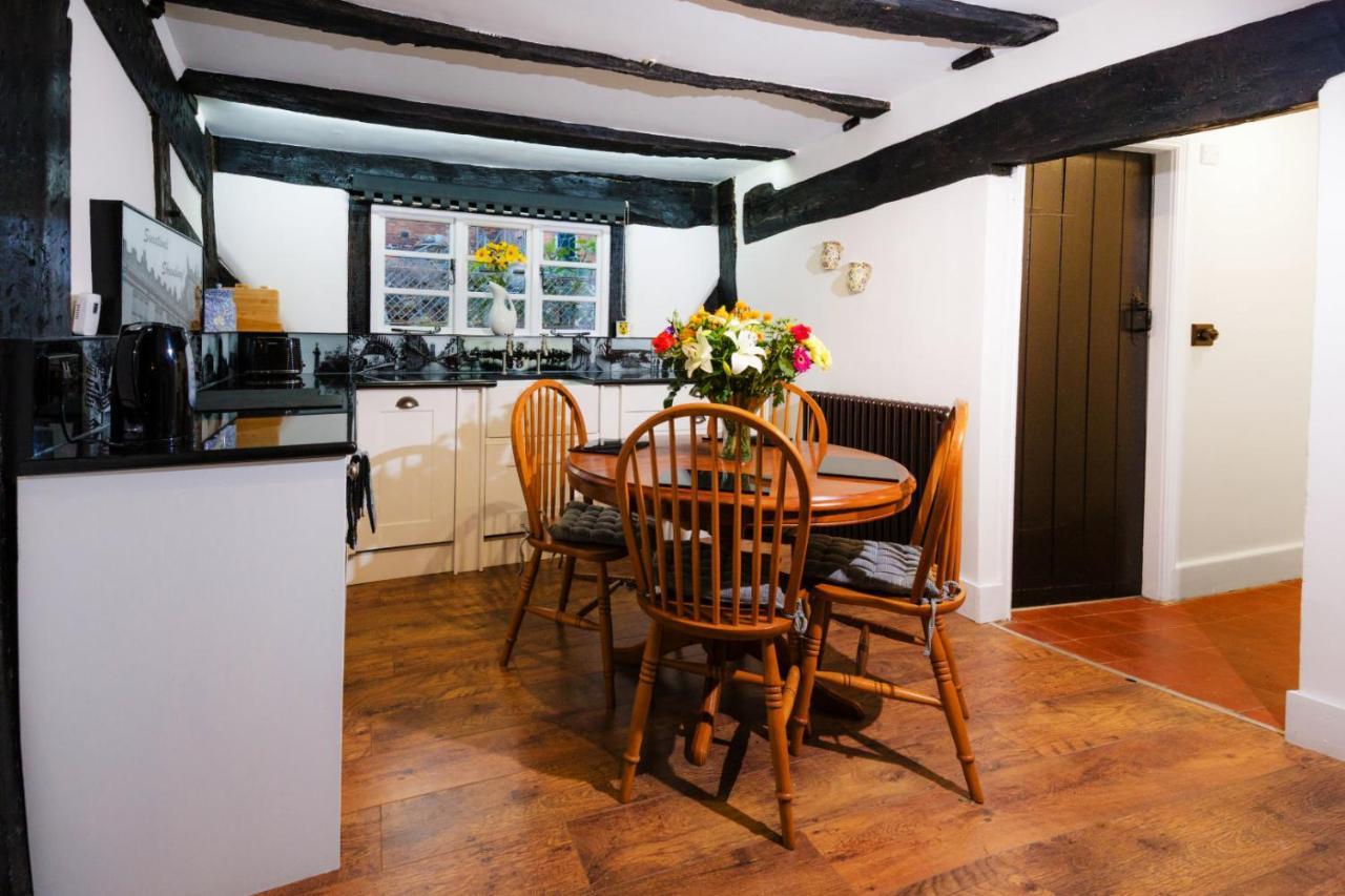 "Wesley House" Historic Home In Town Centre With Parking Shrewsbury Dış mekan fotoğraf